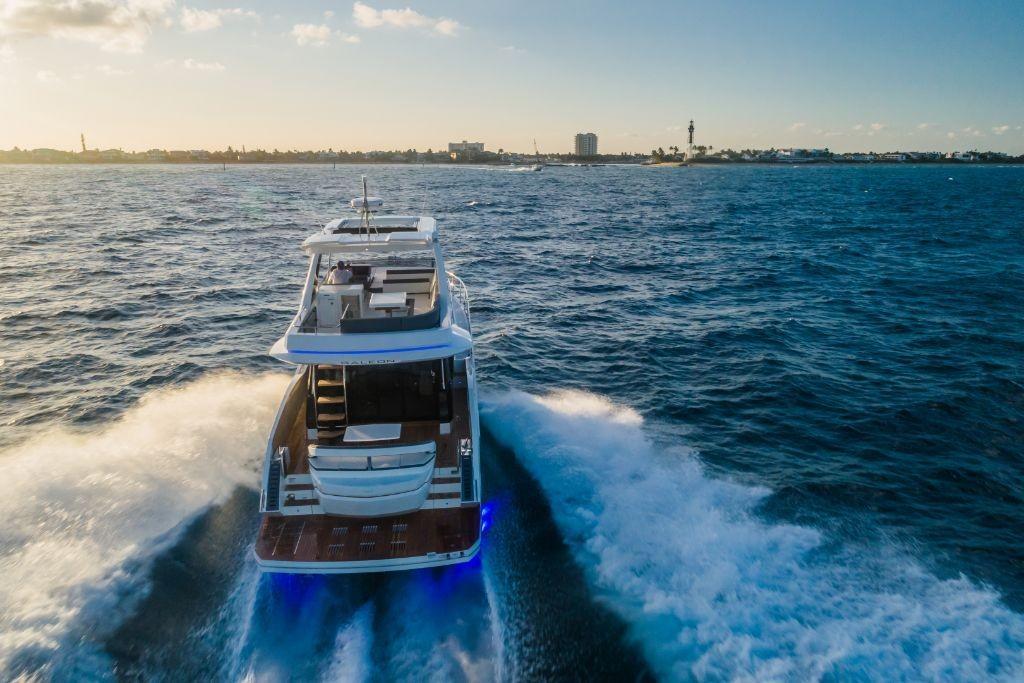 2023 Galeon
                                                             500 Fly Image Thumbnail #8