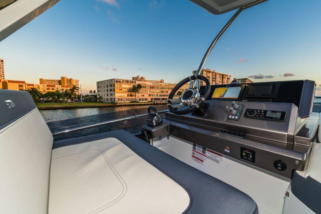 2023 Galeon
                                                             500 Fly Image Thumbnail #15