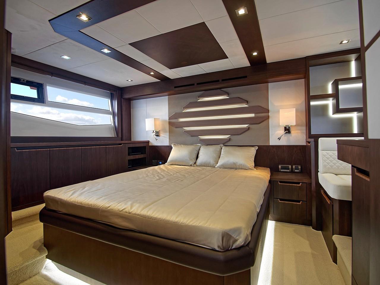 2023 Galeon
                                                             560 Sky Image Thumbnail #34