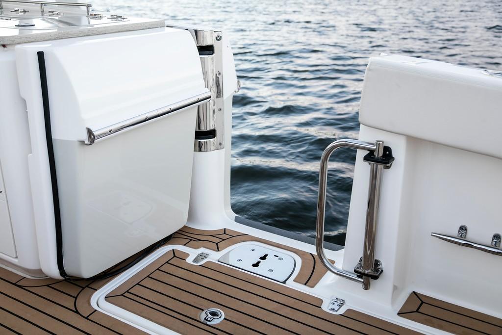 2023 Boston Whaler
                                                             320 Vantage Image Thumbnail #13
