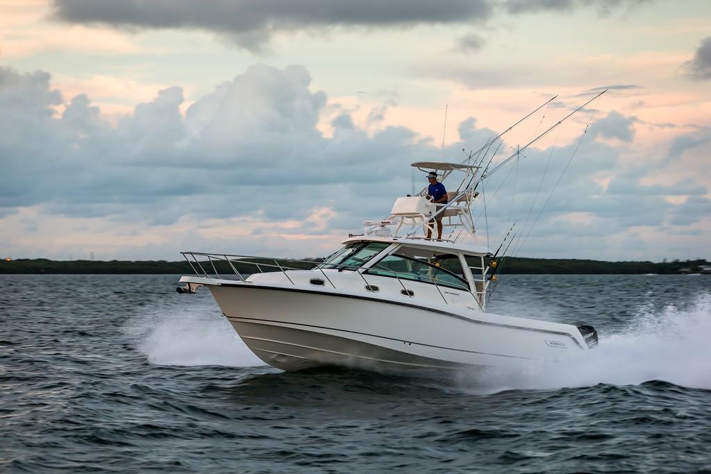 2022 Boston Whaler 345 Conquest
