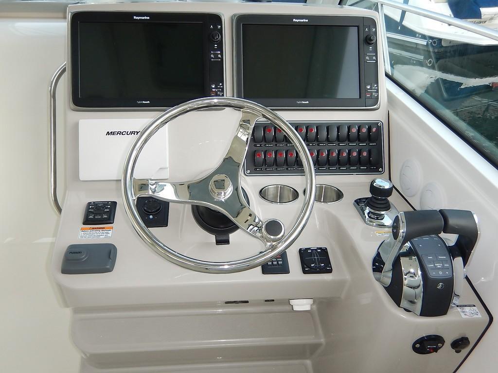 2022 Boston Whaler
                                                             345 Conquest Pilothouse Image Thumbnail #8