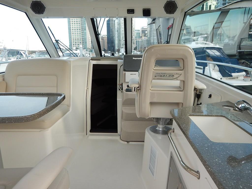 2022 Boston Whaler
                                                             345 Conquest Pilothouse Image Thumbnail #10