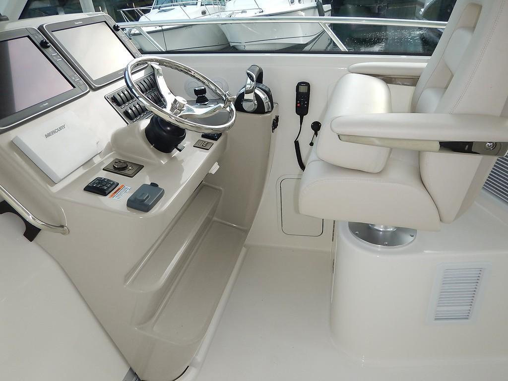 2022 Boston Whaler
                                                             345 Conquest Pilothouse Image Thumbnail #11