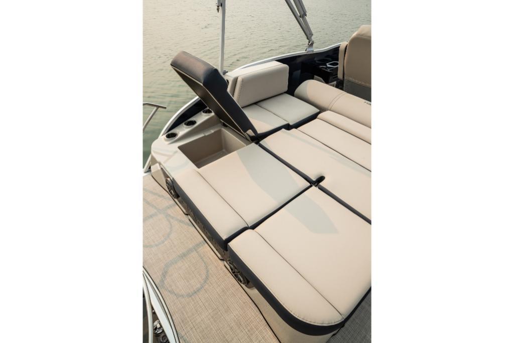 2023 Harris
                                                             Grand Mariner 230 Image Thumbnail #30