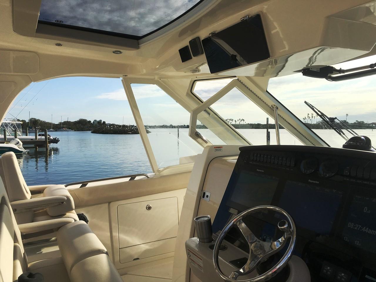 2023 Boston Whaler
                                                             380 Realm Image Thumbnail #9