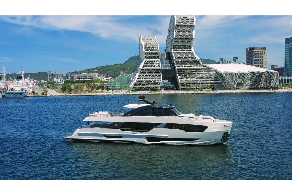 2023 Ocean Alexander 30R