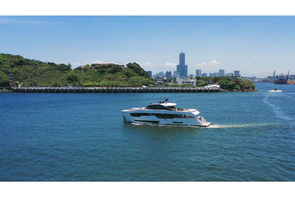 2023 Ocean Alexander
                                                             30R Image Thumbnail #1