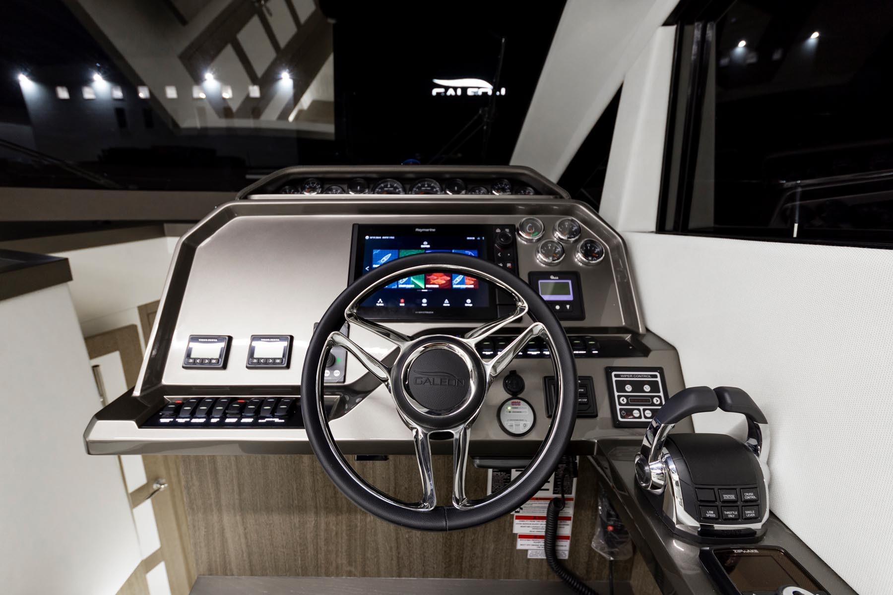 2023 Galeon
                                                             470 SKY Image Thumbnail #25