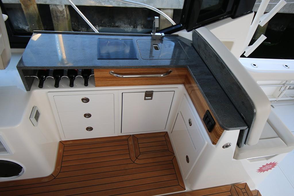 2023 Boston Whaler
                                                             405 Conquest Image Thumbnail #20