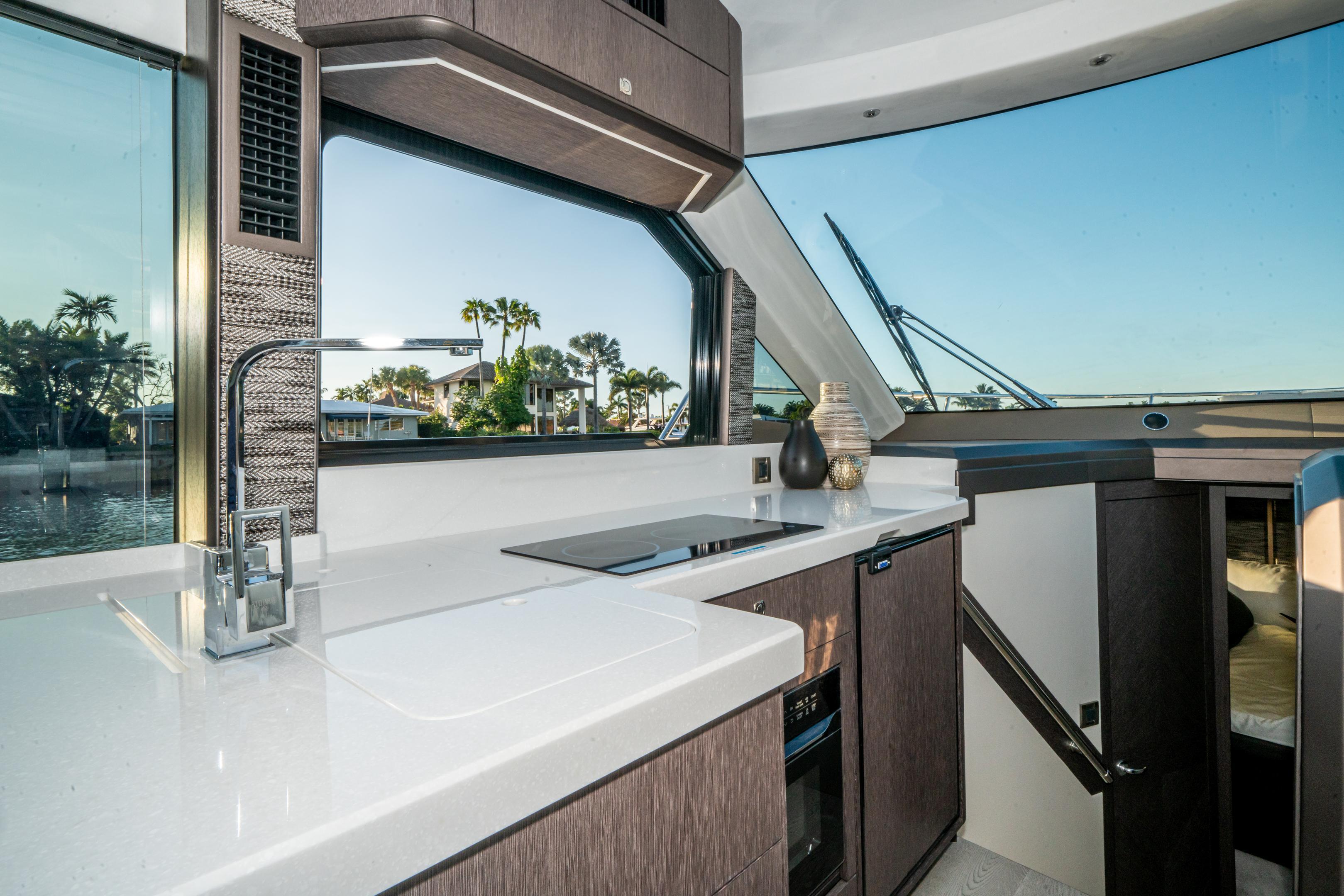 2023 Galeon
                                                             400 Fly Image Thumbnail #22