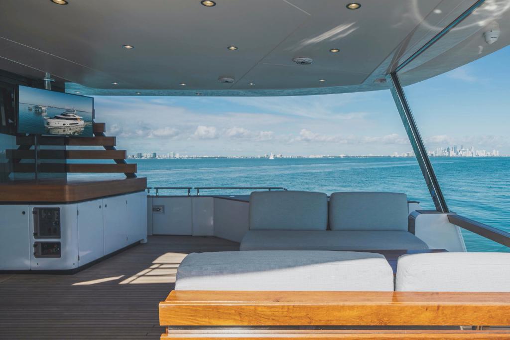 2023 Azimut
                                                             Magellano 25 Metri Image Thumbnail #15
