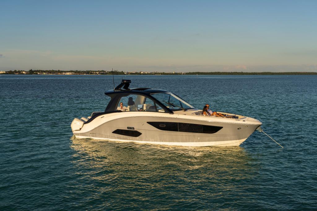 2023 Sea Ray
                                                             Sundancer 370 Outboard Image Thumbnail #3