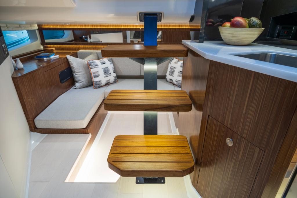 2023 Sea Ray
                                                             Sundancer 370 Outboard Image Thumbnail #28