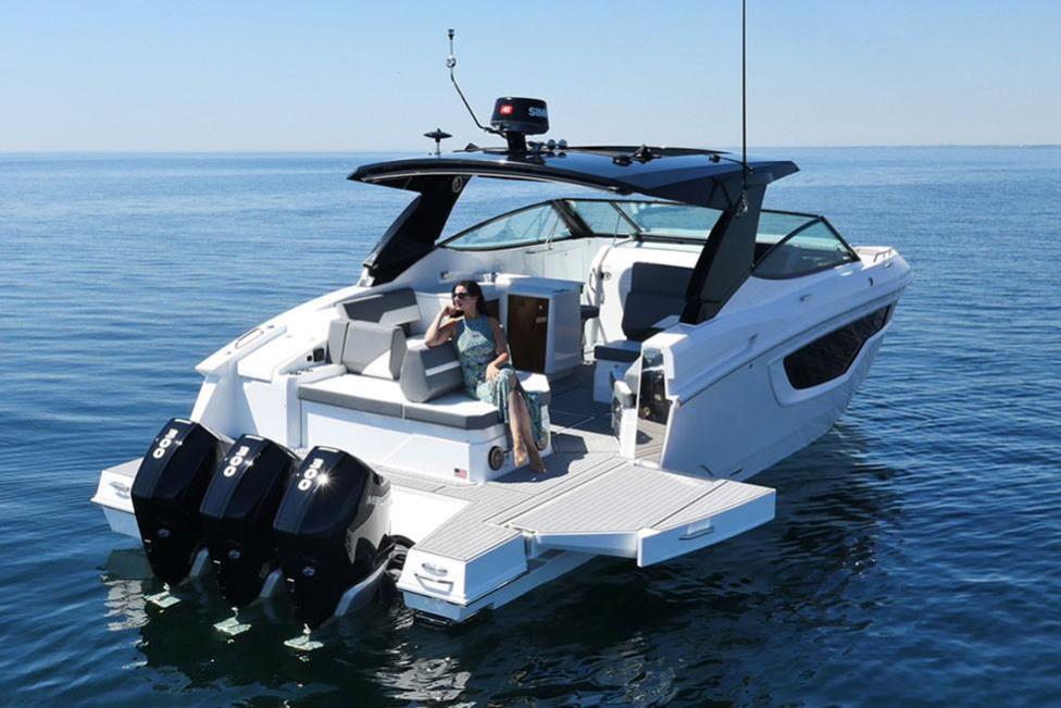 2023 Cruisers Yachts
                                                             38 GLS Image Thumbnail #4