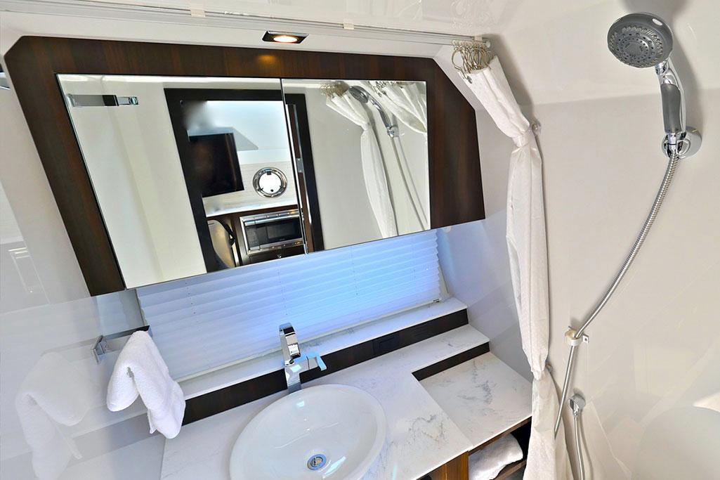 2023 Cruisers Yachts
                                                             42 GLS Image Thumbnail #12