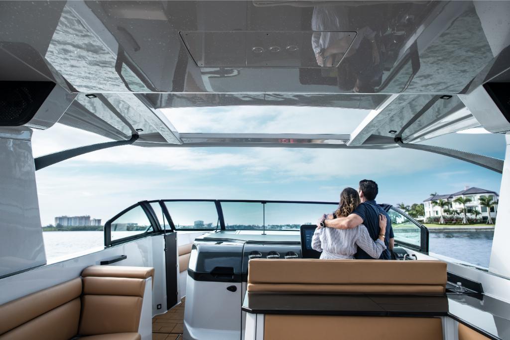 2023 Aviara
                                                             AV40 Outboard Image Thumbnail #64