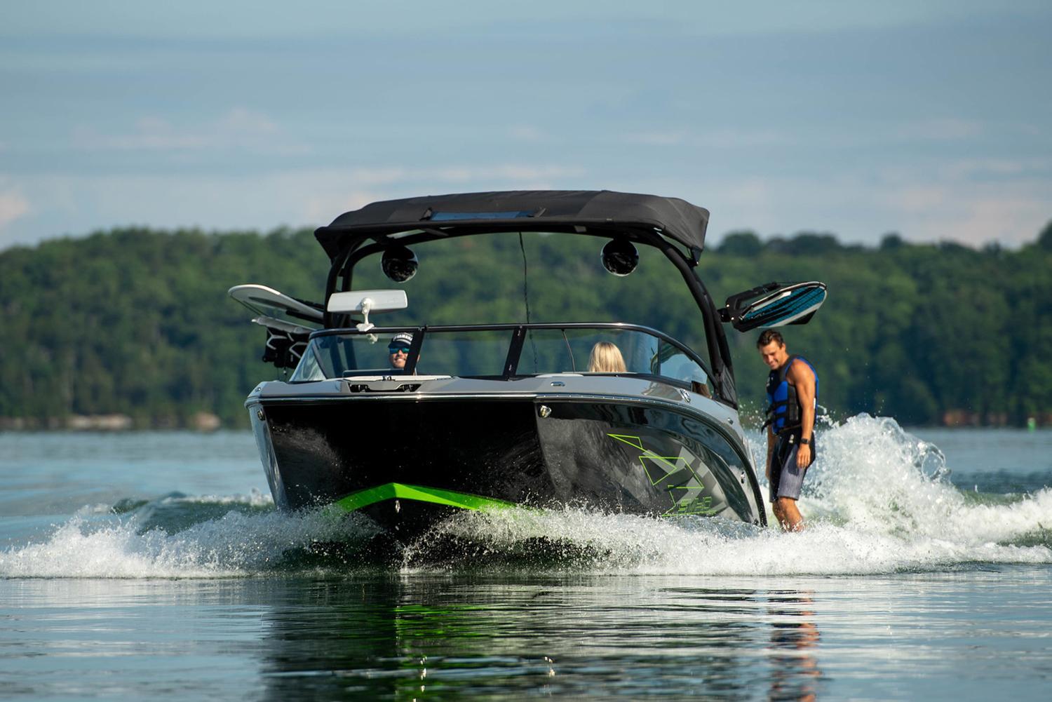 2023 Yamaha 255XD Contact Your Local MarineMax Store About Availability