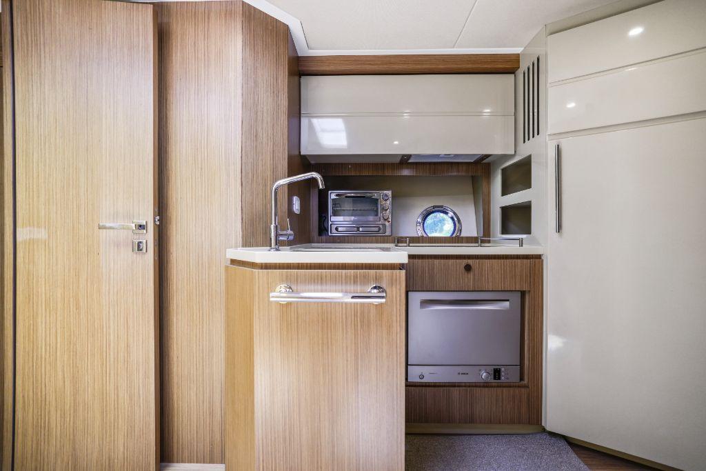 2016 Azimut
                                                             Atlantis 50 Image Thumbnail #29