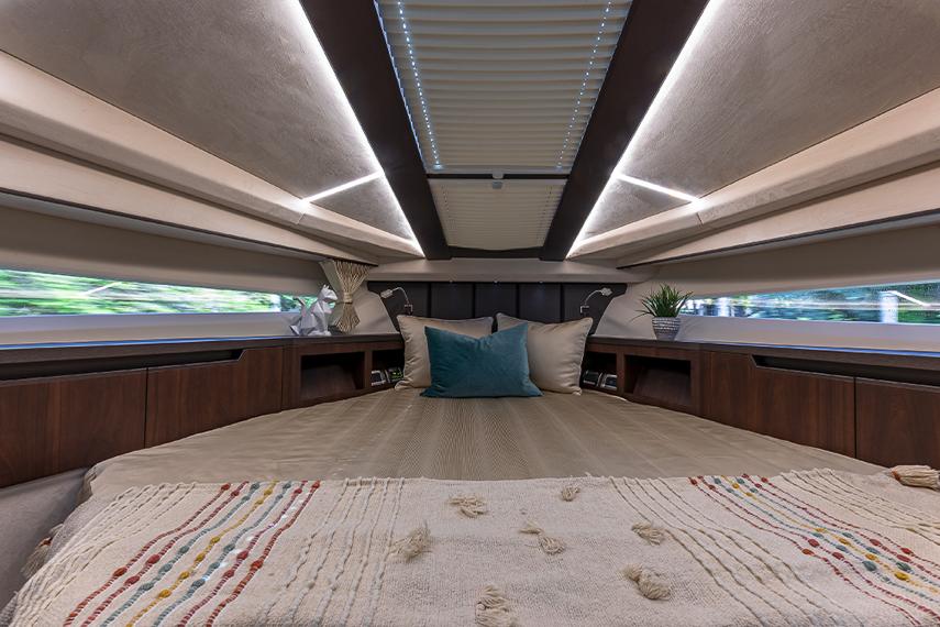 2023 Galeon
                                                             425 HTS Image Thumbnail #10