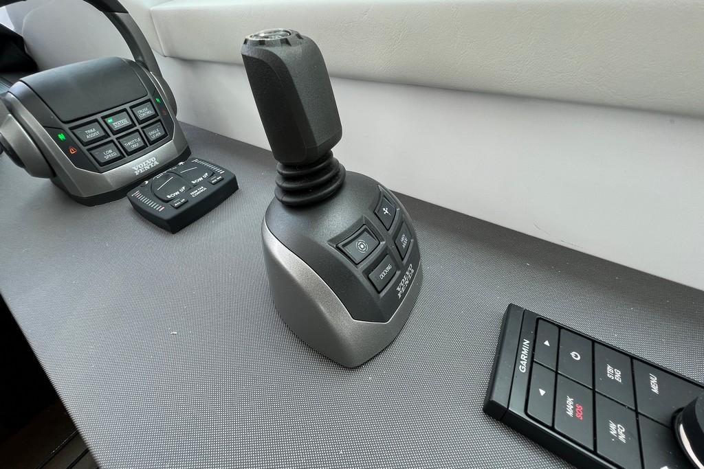 2023 Cruisers Yachts
                                                             42 Cantius Image Thumbnail #13