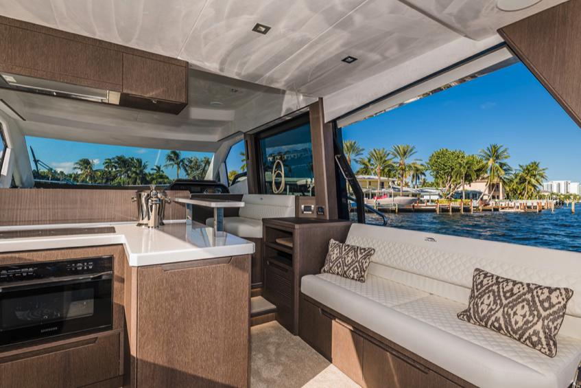 2023 Galeon
                                                             500 FLY Image Thumbnail #11