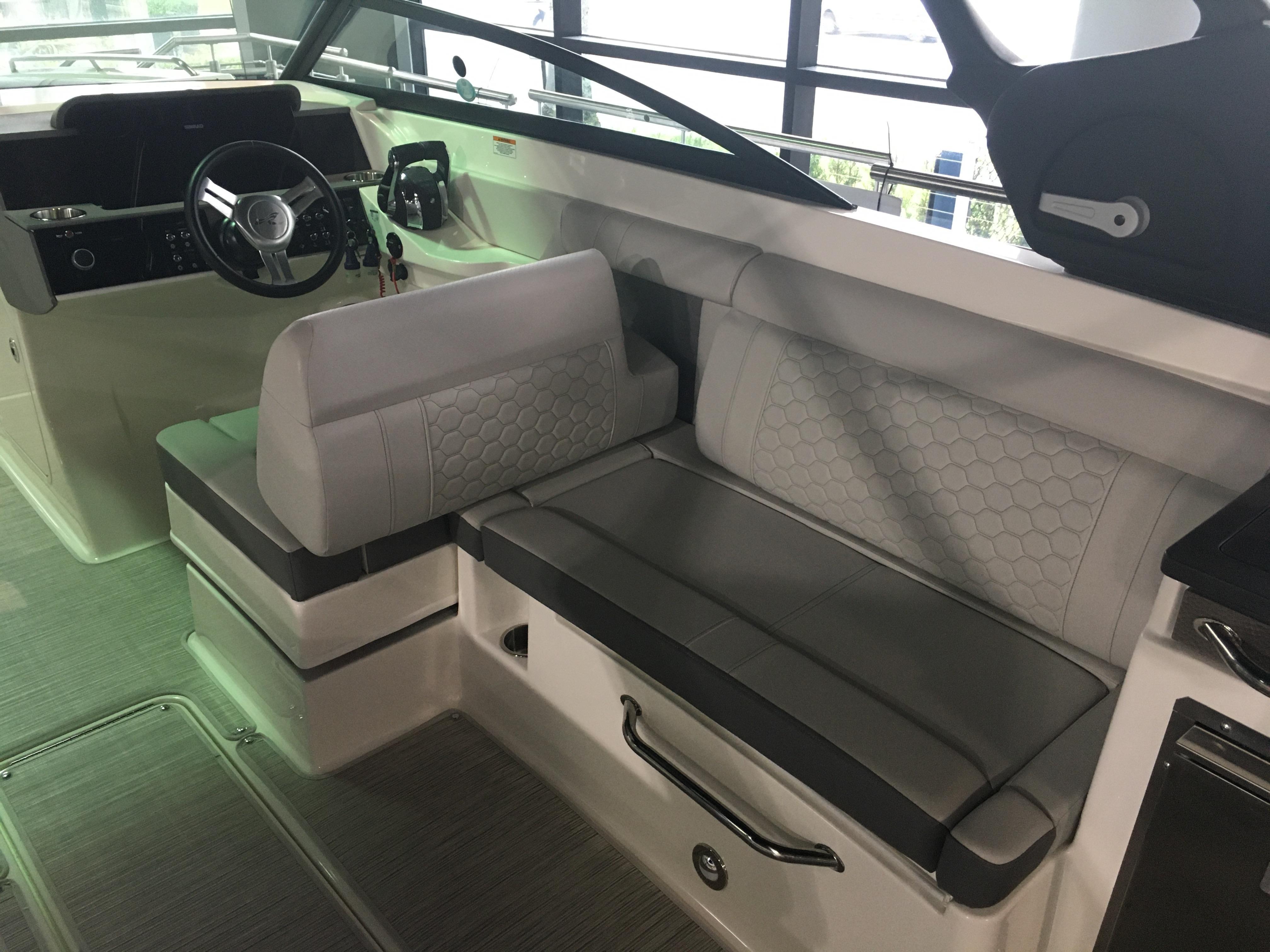 2021 Sea Ray
                                                             SDX 290 Outboard Image Thumbnail #12