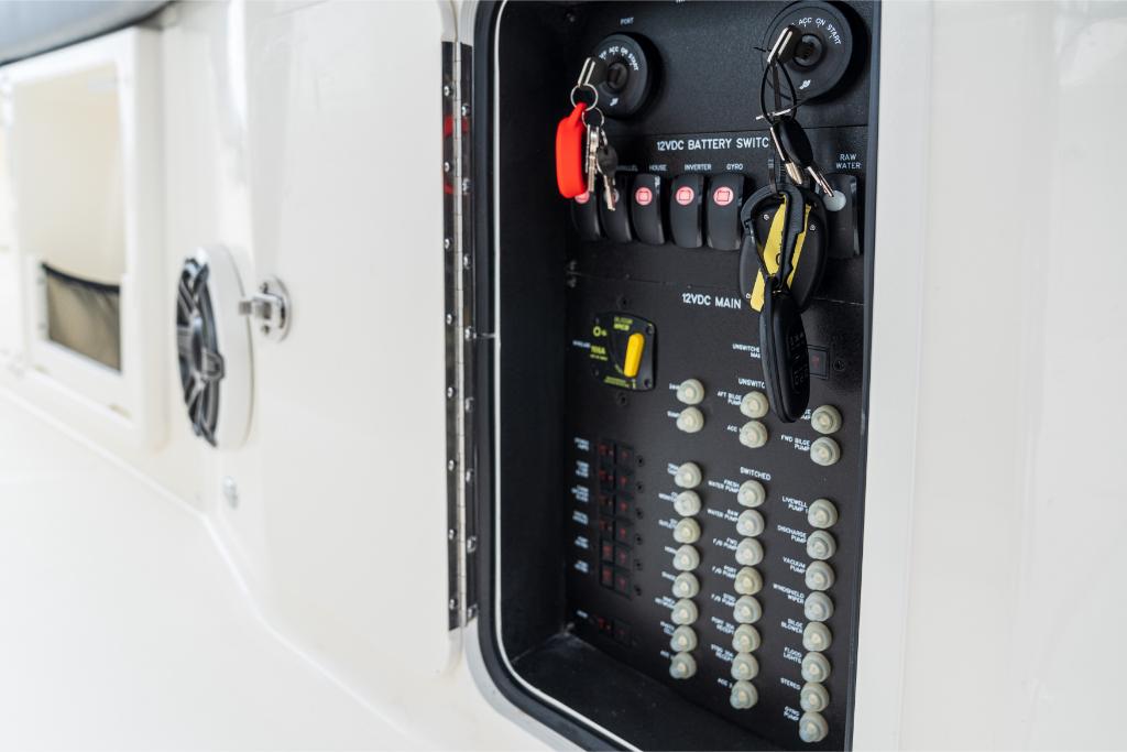 2023 Boston Whaler
                                                             360 Outrage Image Thumbnail #81
