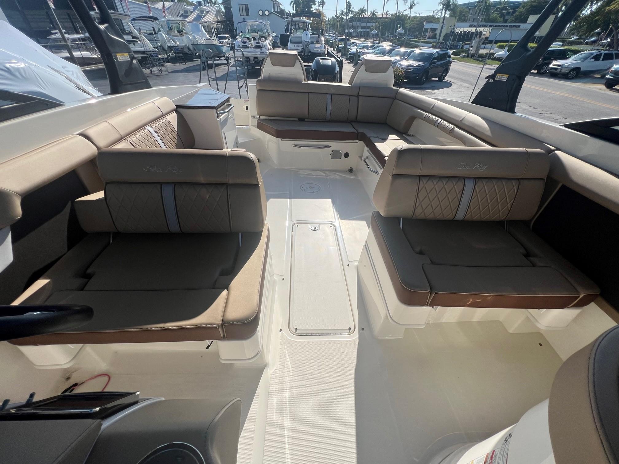 2017 Sea Ray
                                                             SDX 290 OB Image Thumbnail #14