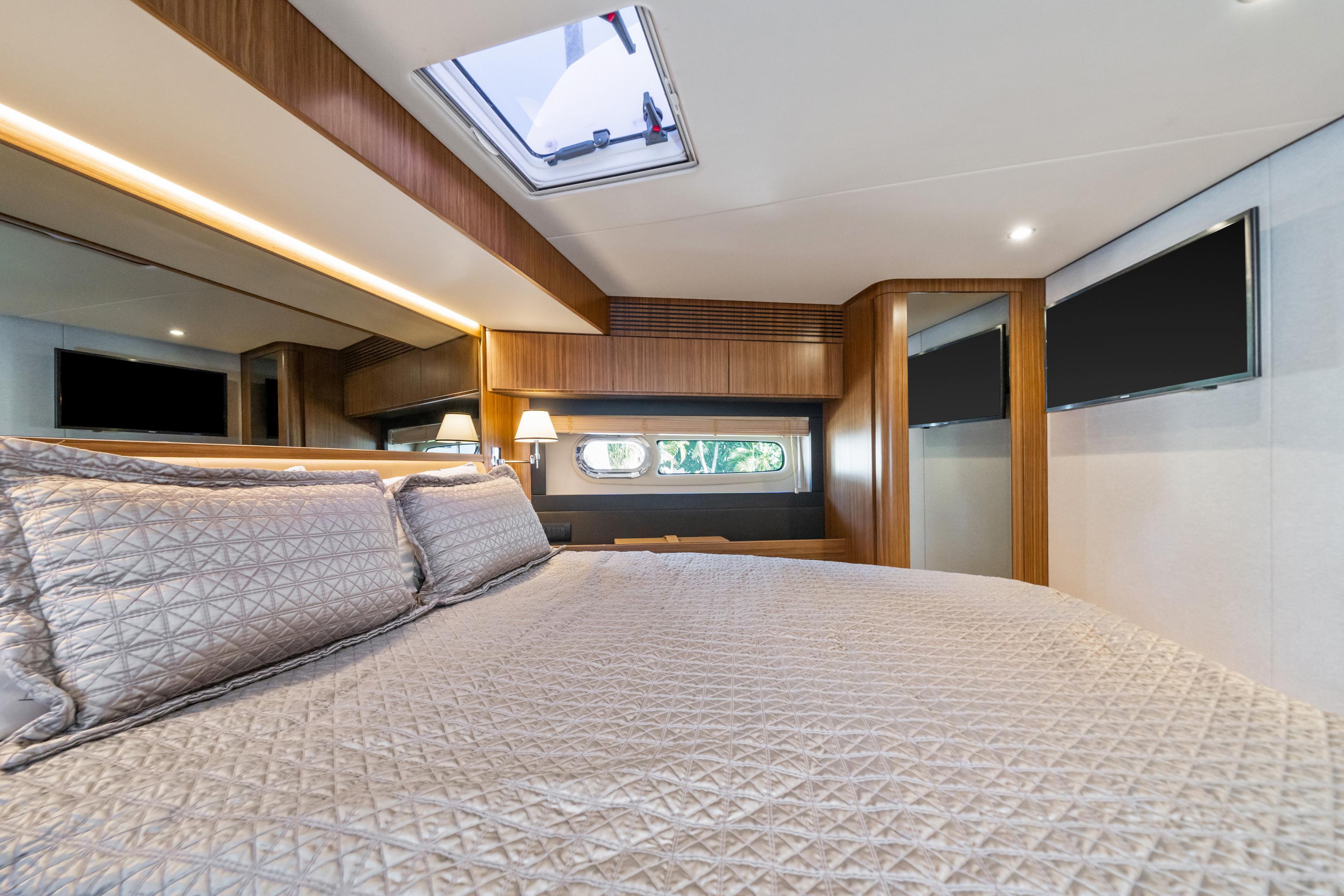 2018 Azimut
                                                             Magellano 66 Image Thumbnail #36