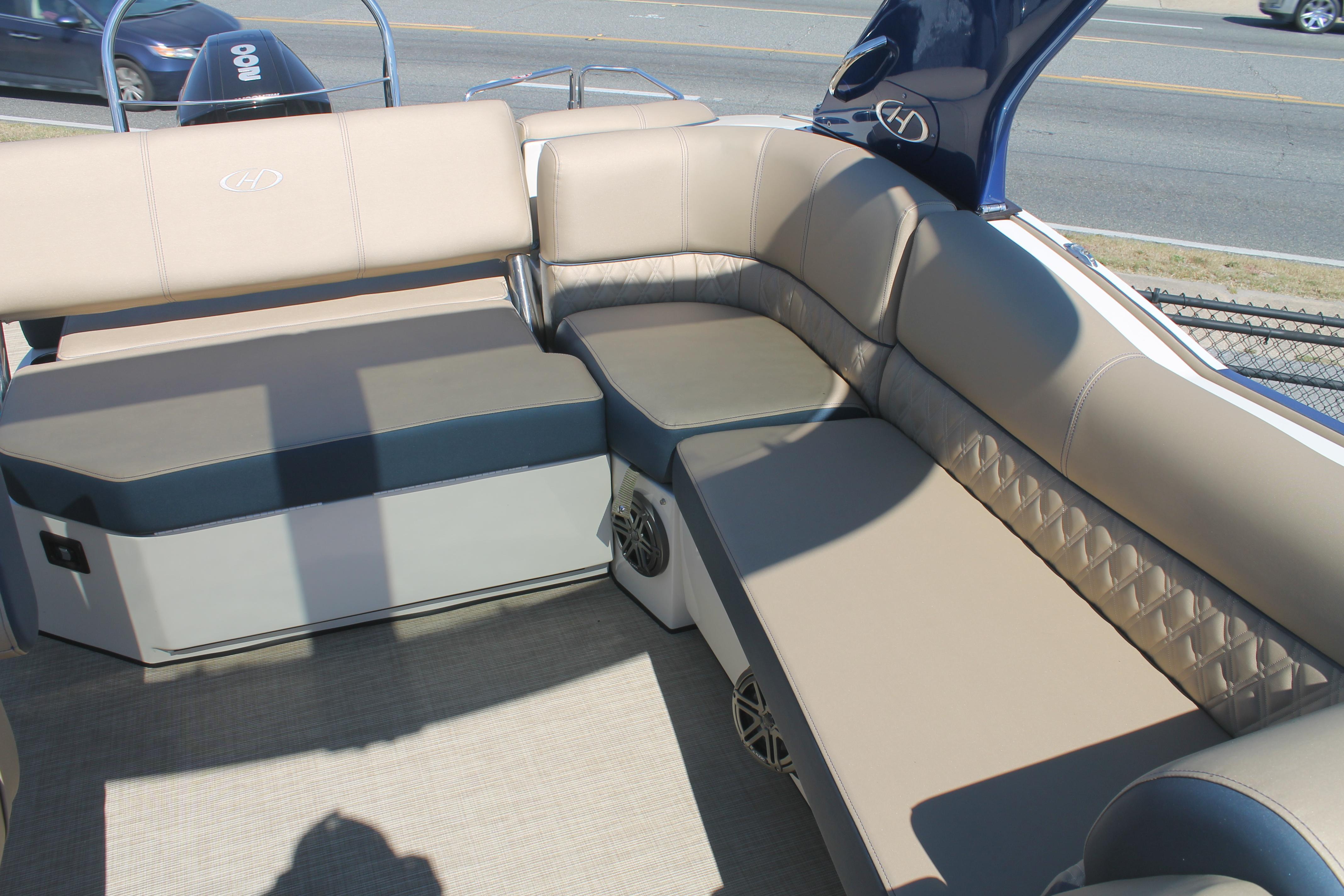 2023 Harris
                                                             Crowne SL 250 Image Thumbnail #32