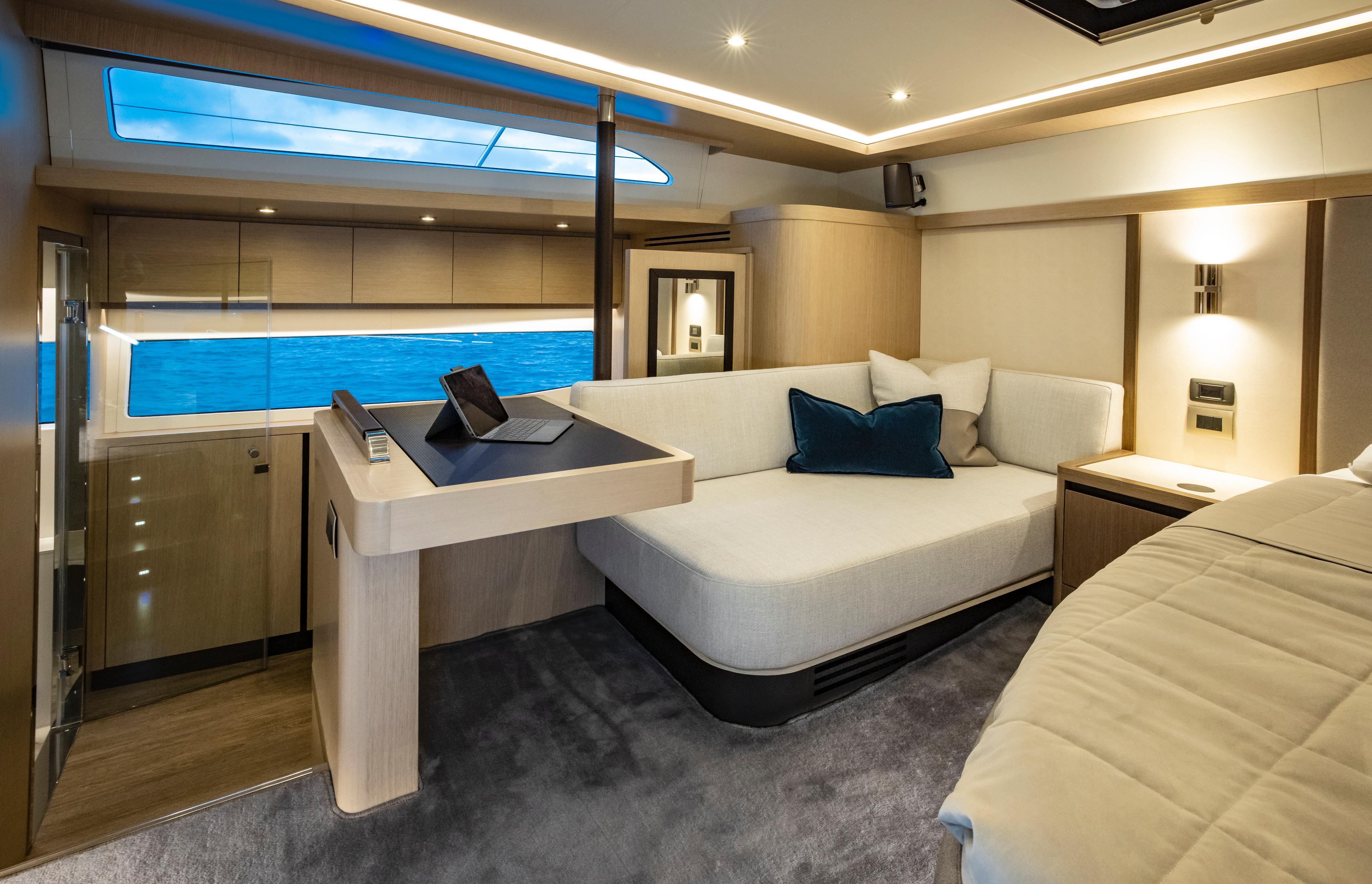 2021 Aquila
70 LUXURY Image Thumbnail #19