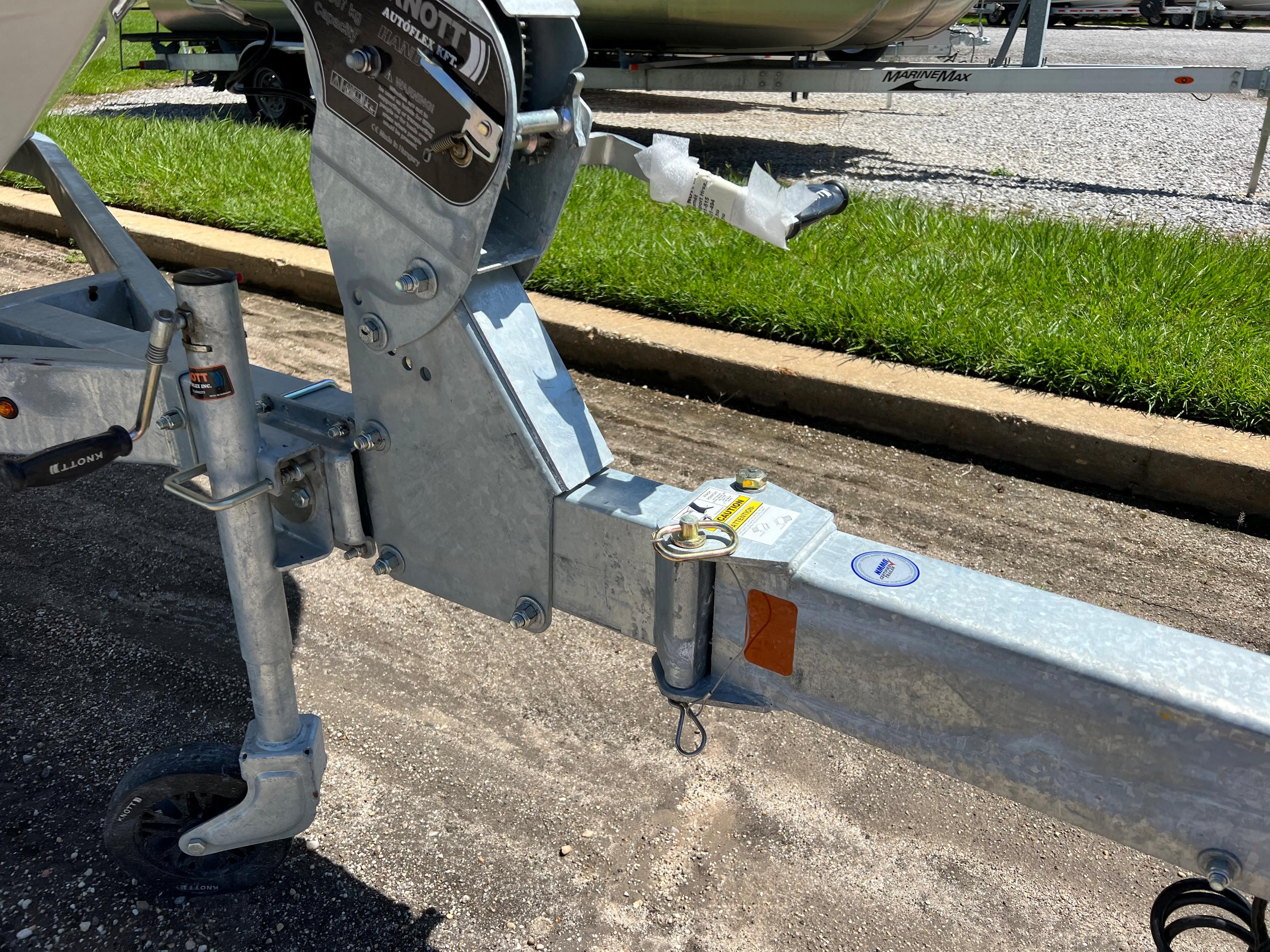 2023 Sea Ray
                                                             SPX 210 OB Image Thumbnail #2