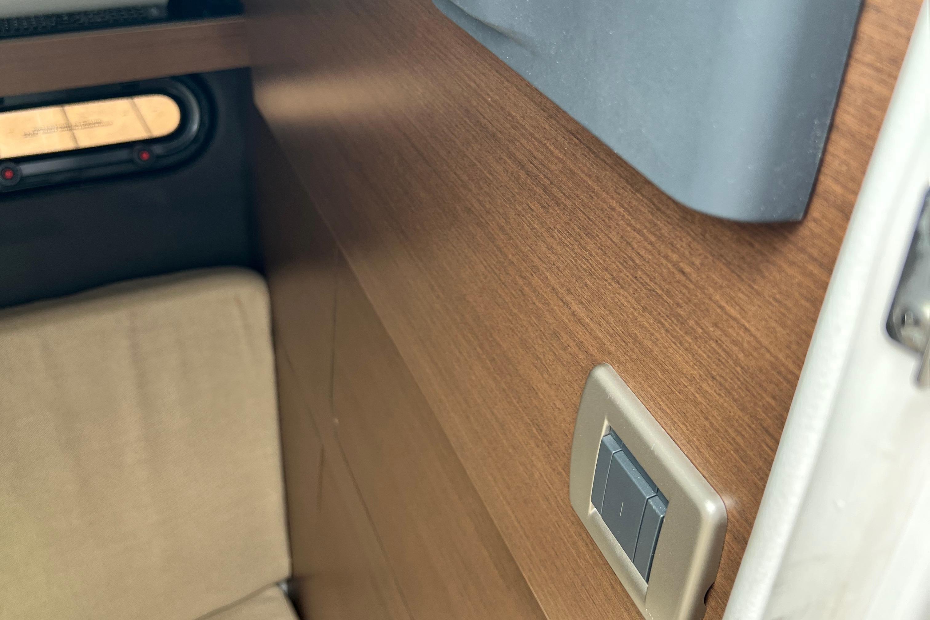 2016 Sea Ray
                                                             350 SLX Image Thumbnail #37