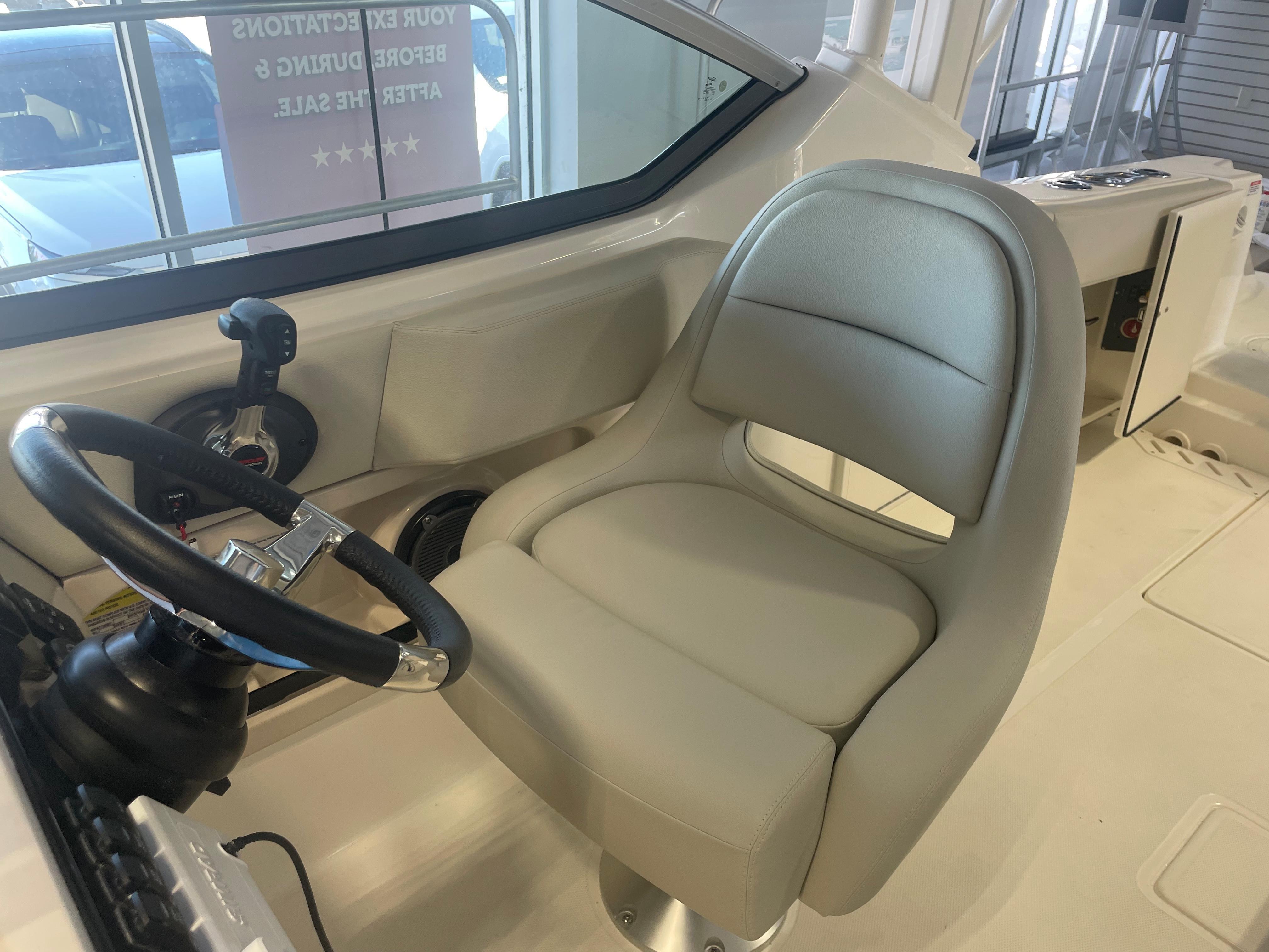 2023 Boston Whaler
                                                             240 Vantage Image Thumbnail #7