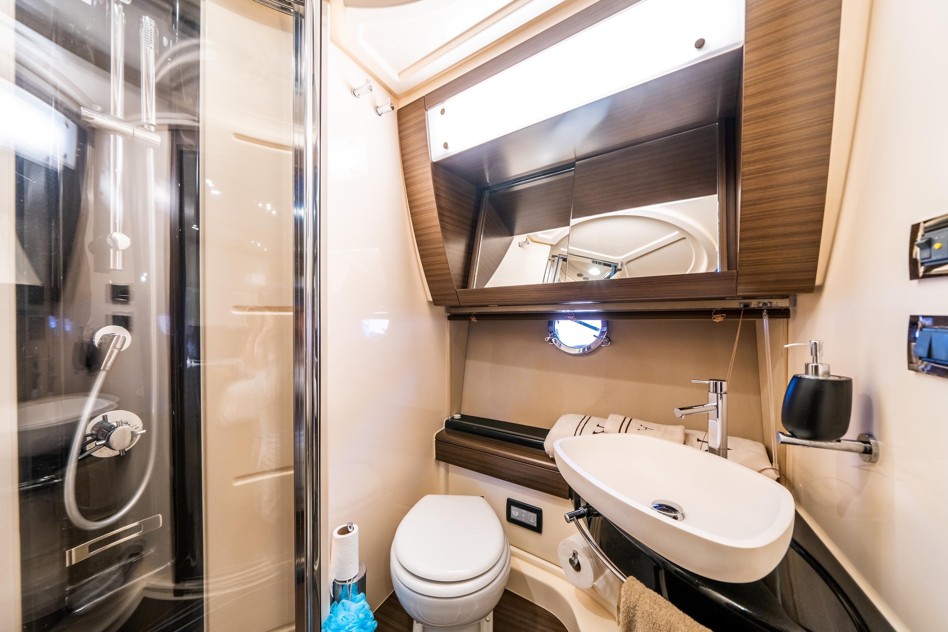 2016 Azimut
                                                             55S Image Thumbnail #7