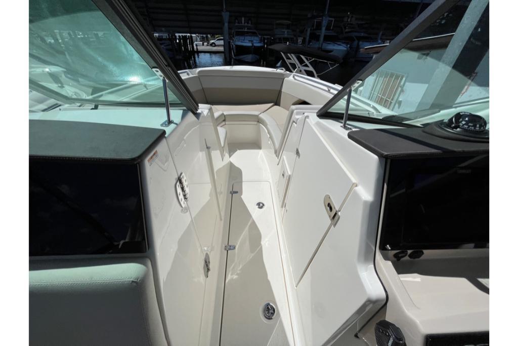 2023 Boston Whaler
                                                             240 Vantage Image Thumbnail #13
