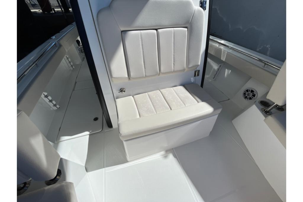 2022 Aquila
                                                             28 Molokai Power Catamaran Image Thumbnail #8