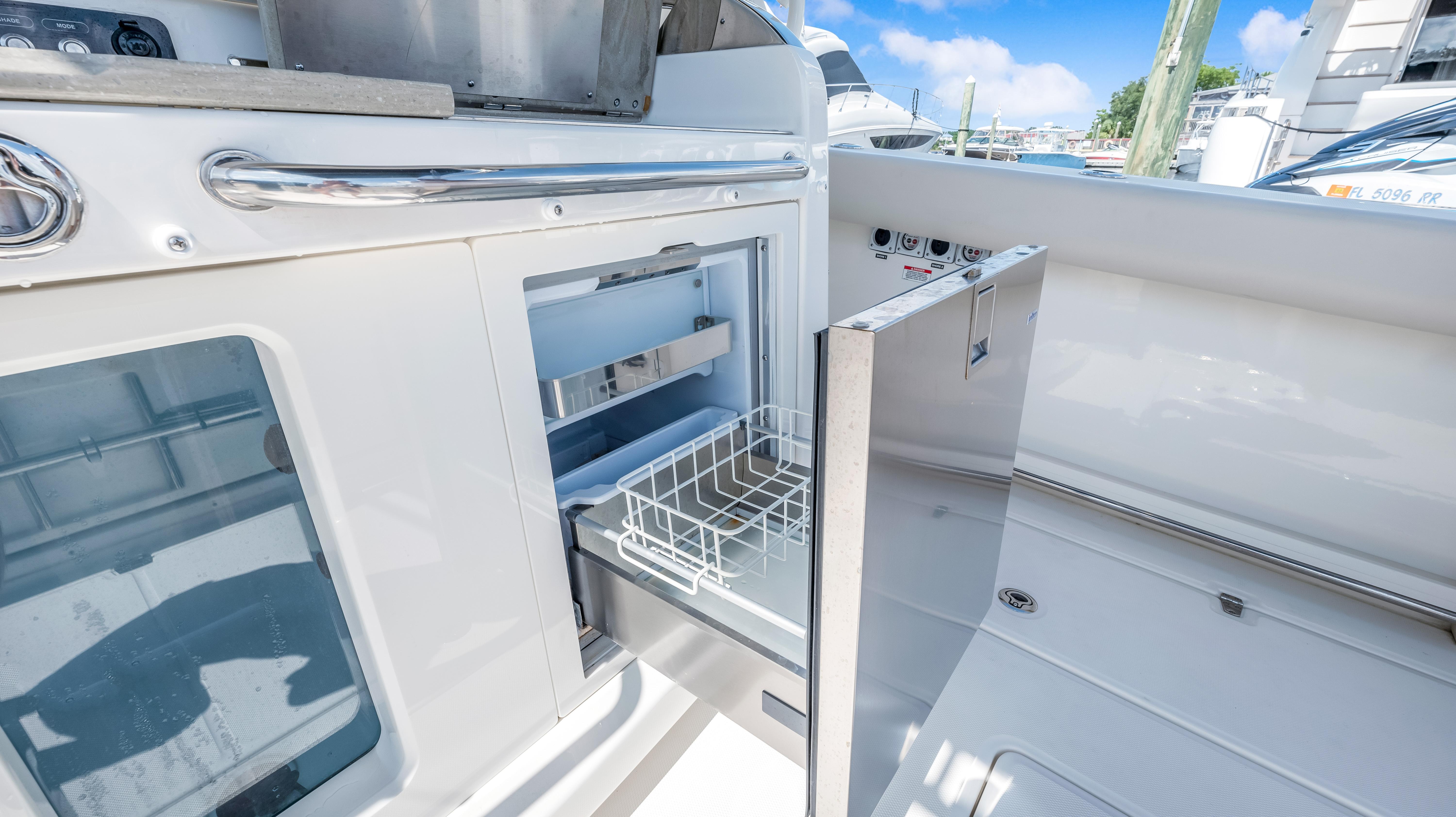2020 Boston Whaler
                                                             420 Outrage Image Thumbnail #32