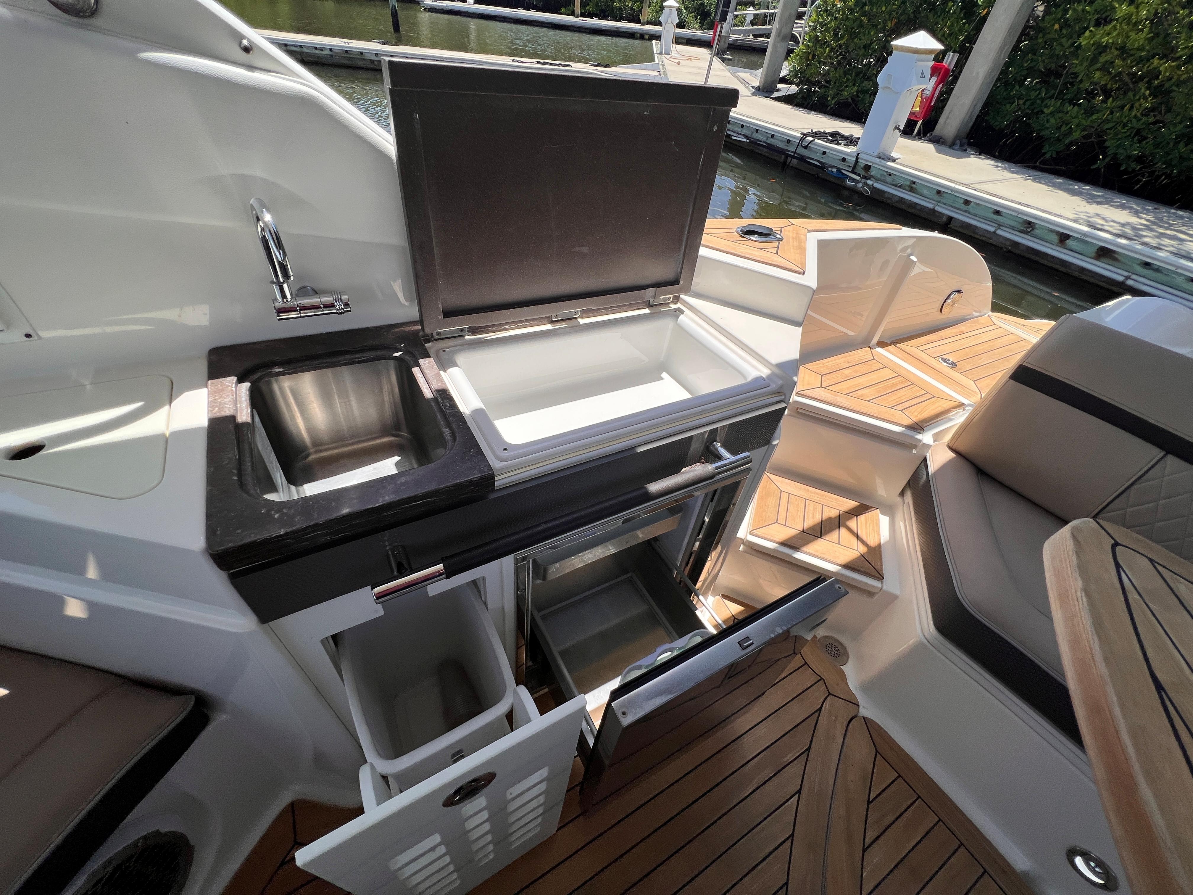 2017 Sea Ray
                                                             SLX 350 Image Thumbnail #16