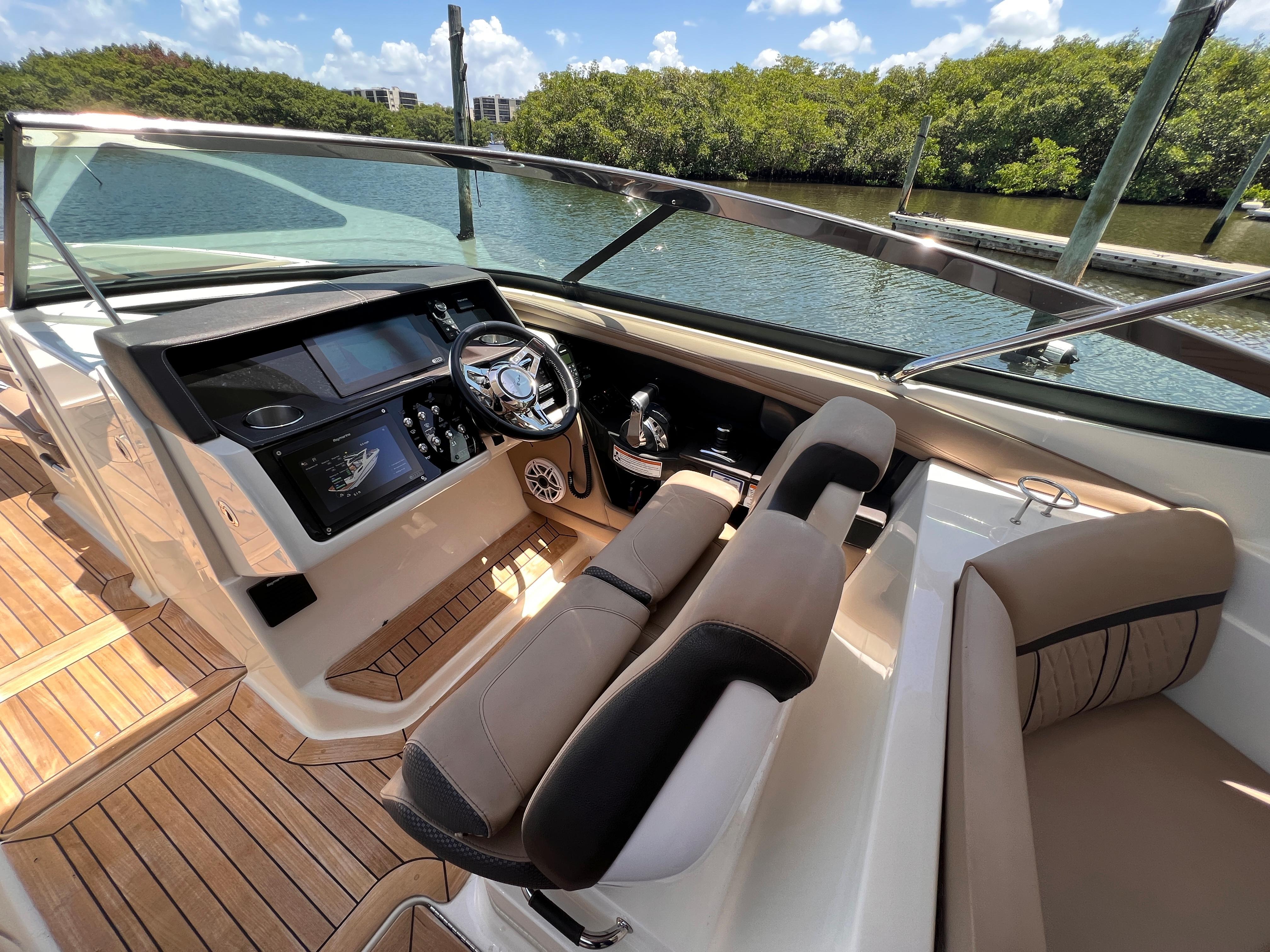 2017 Sea Ray
                                                             SLX 350 Image Thumbnail #21