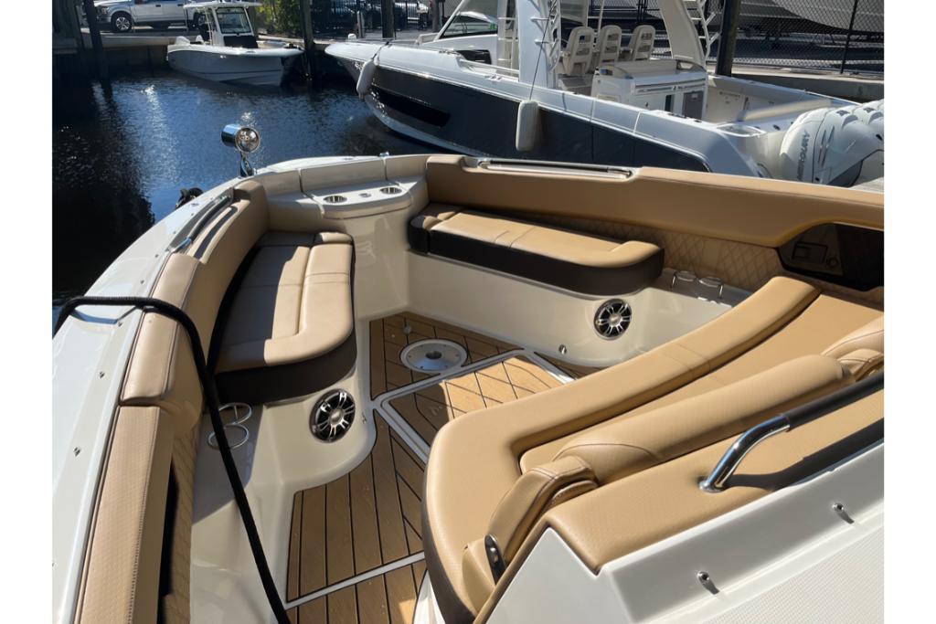 2023 Sea Ray
                                                             SLX 400 Outboard Image Thumbnail #1