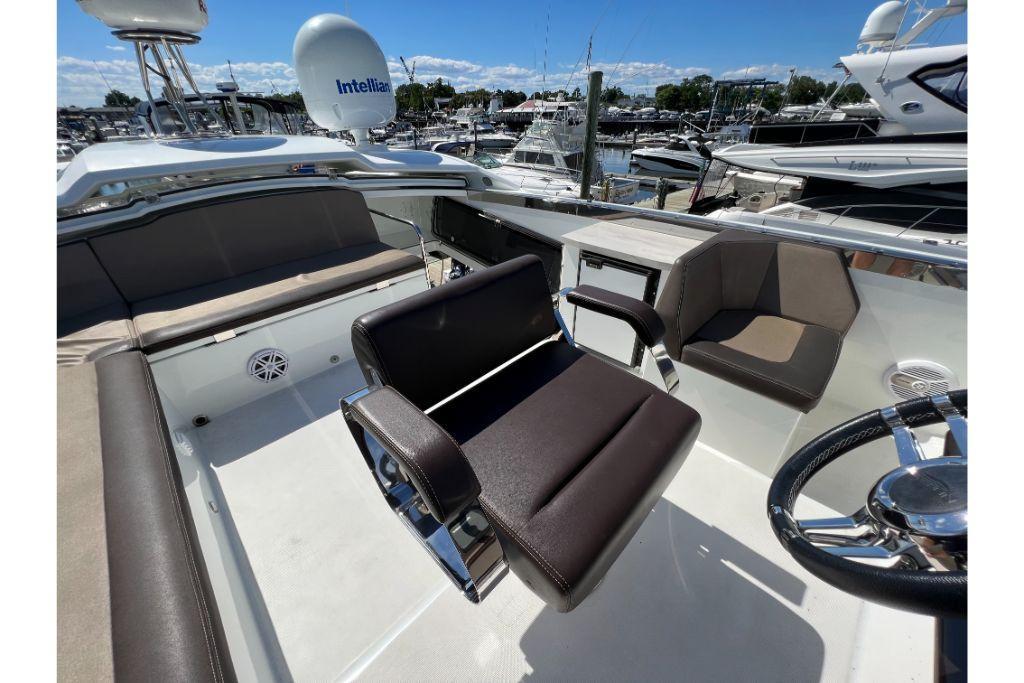 2018 Galeon
                                                             560 Sky Image Thumbnail #32