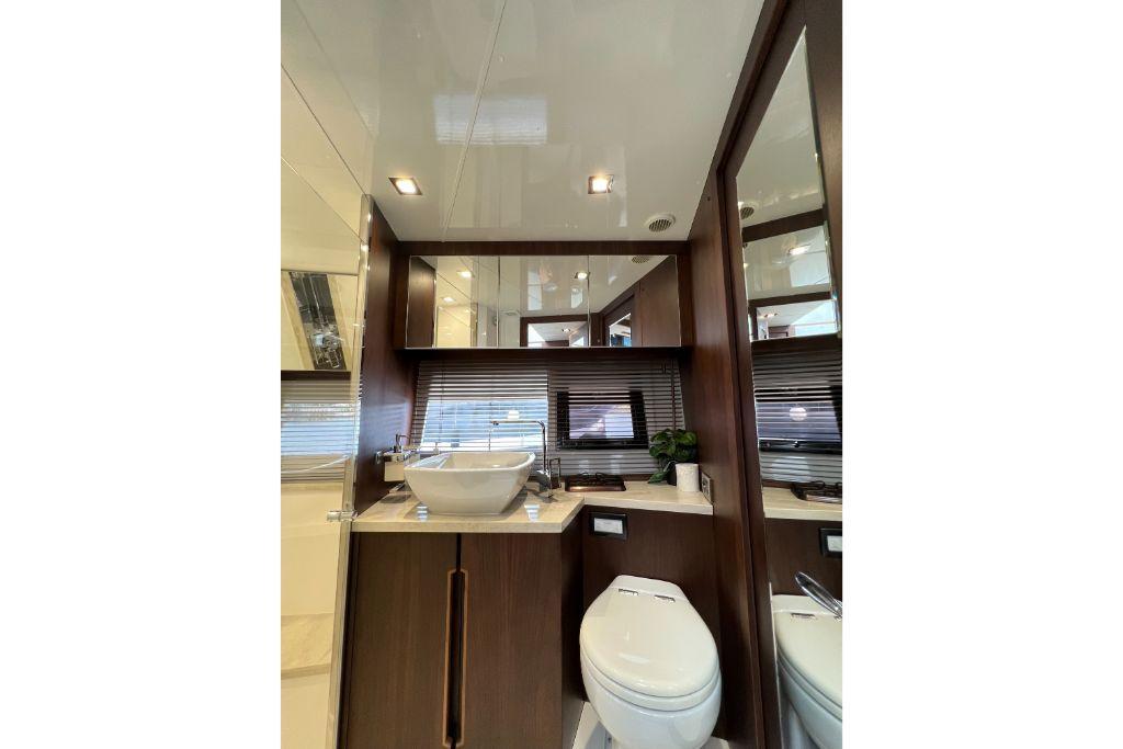 2018 Galeon
                                                             560 Sky Image Thumbnail #99