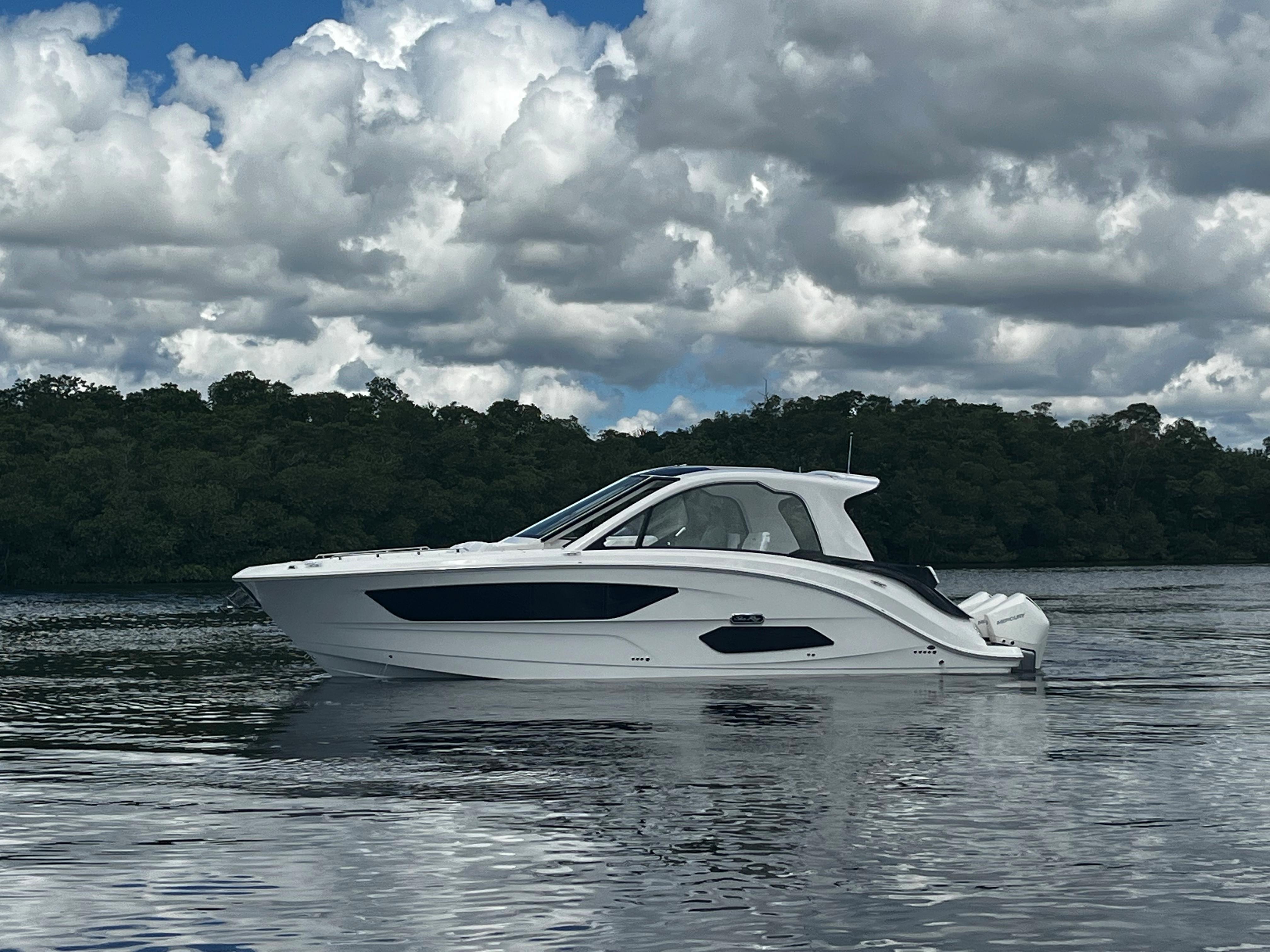 2023 Sea Ray
                                                             Sundancer 370 OB Image Thumbnail #3
