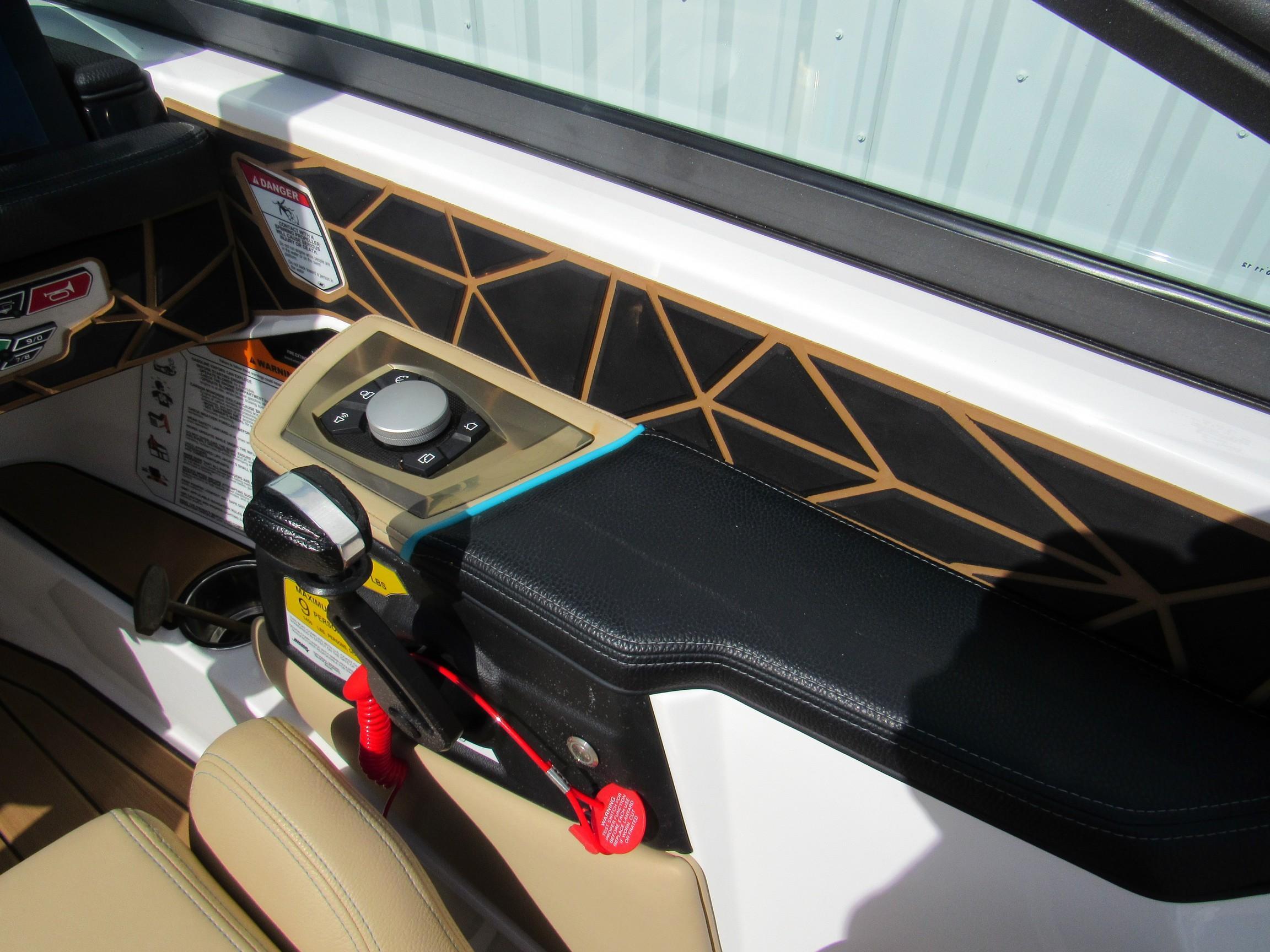 2022 Nautique
                                                             Nautique 200 Image Thumbnail #18