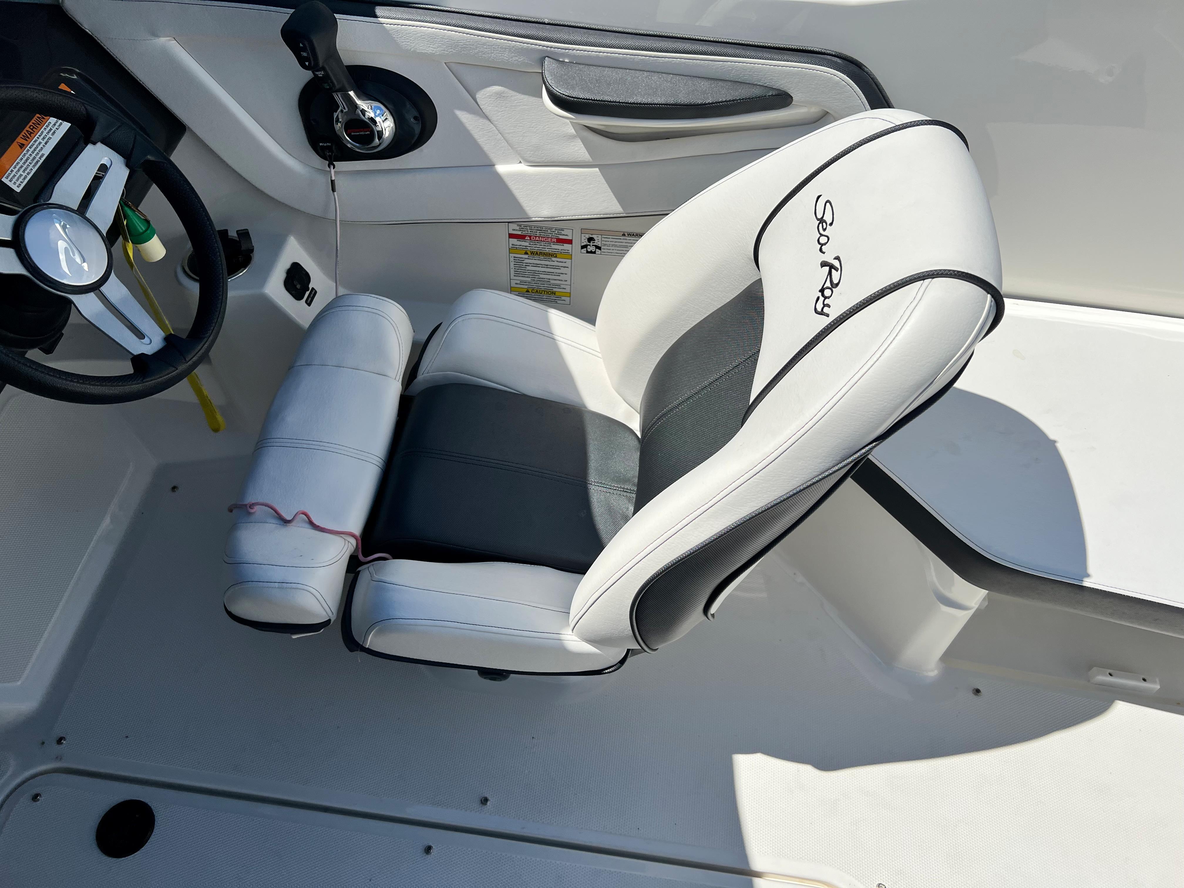 2015 Sea Ray 21 SPX Outboard Image Thumbnail #8
