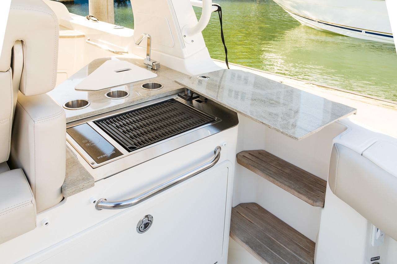 2023 Boston Whaler
                                                             350 Realm Image Thumbnail #21