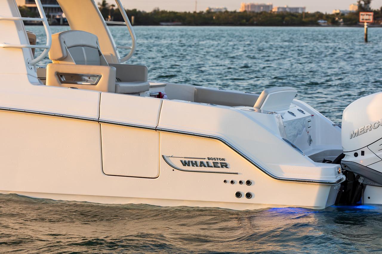 2023 Boston Whaler 350 Realm Image Thumbnail #7