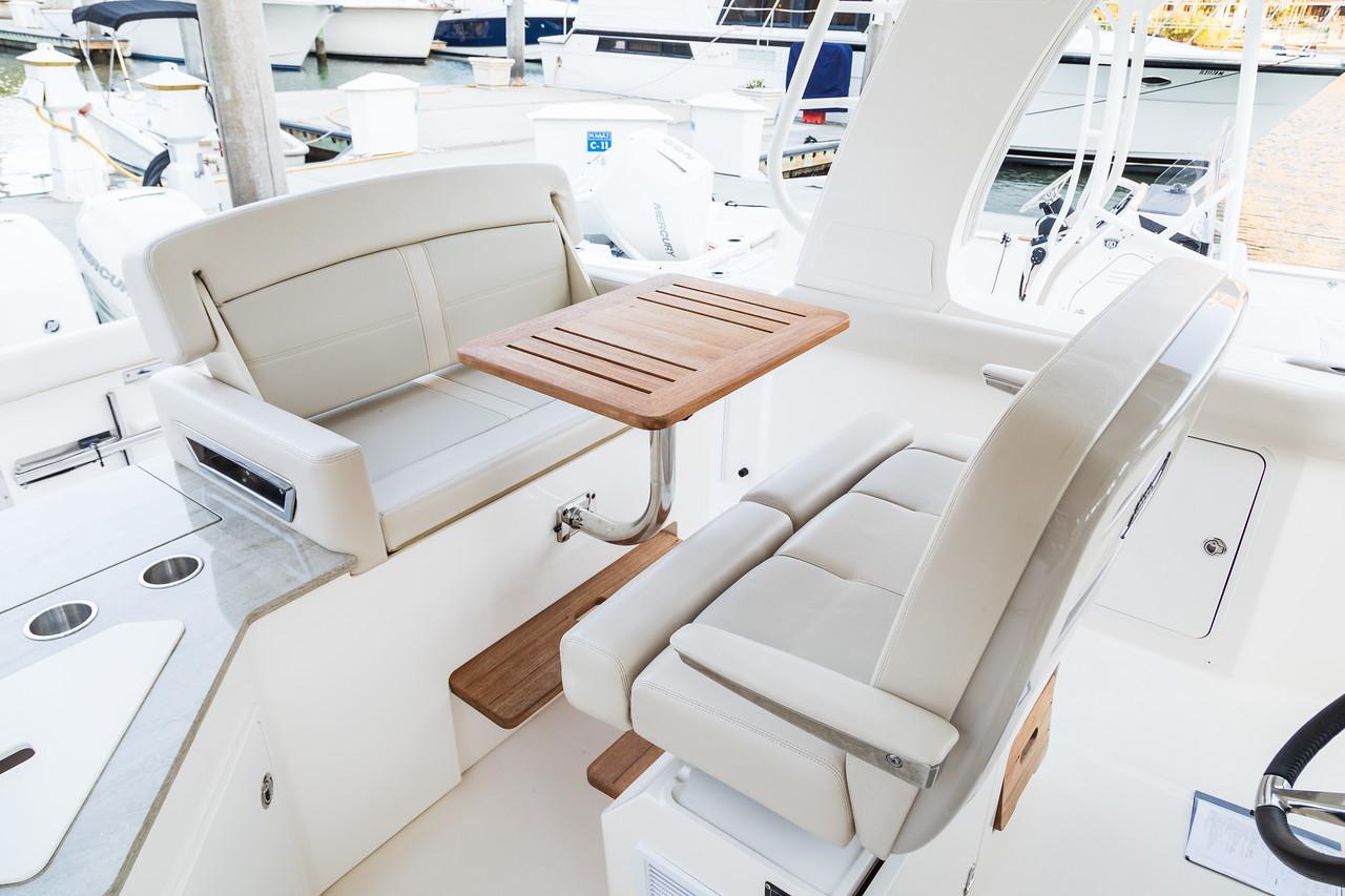 2023 Boston Whaler
                                                             350 Realm Image Thumbnail #19